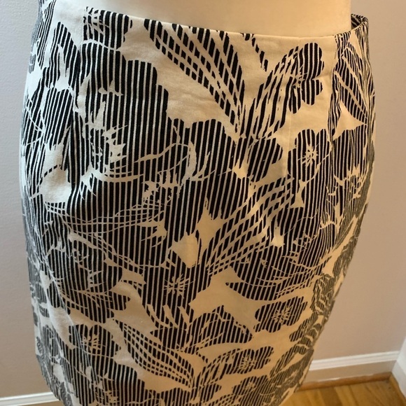 Loft cotton-mini pencil skirt with spandex, size 4 - Picture 7 of 7